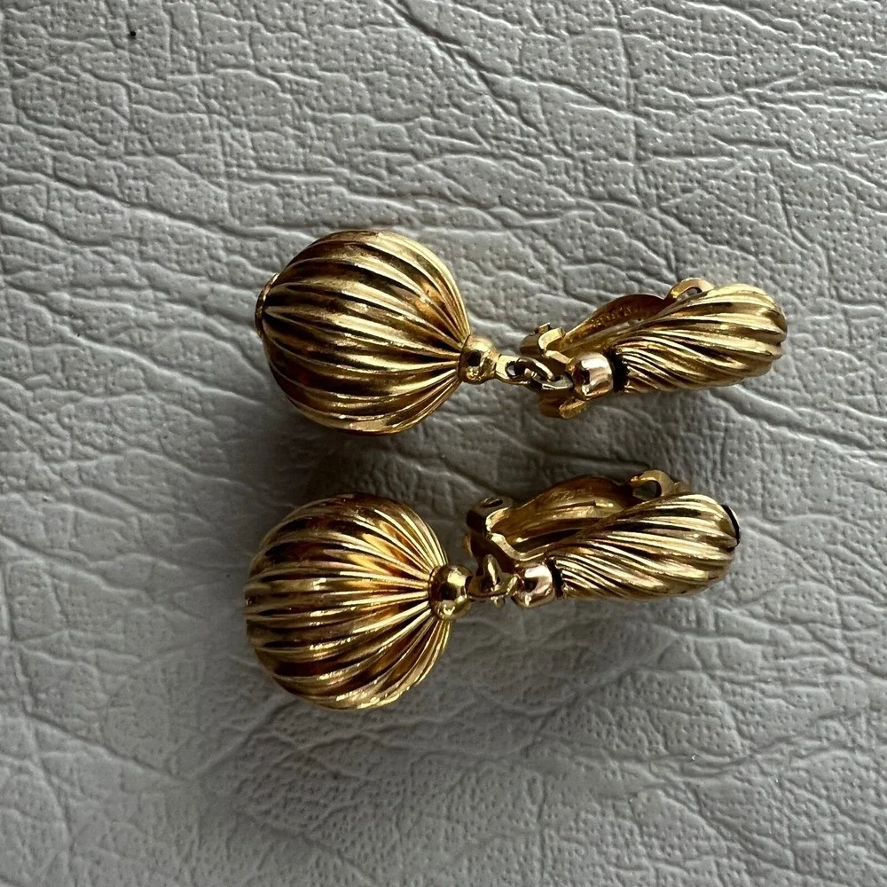 Lewis Segal Clip On Earrings Ridged‎ Gold Tone Ball Dangle Drop
